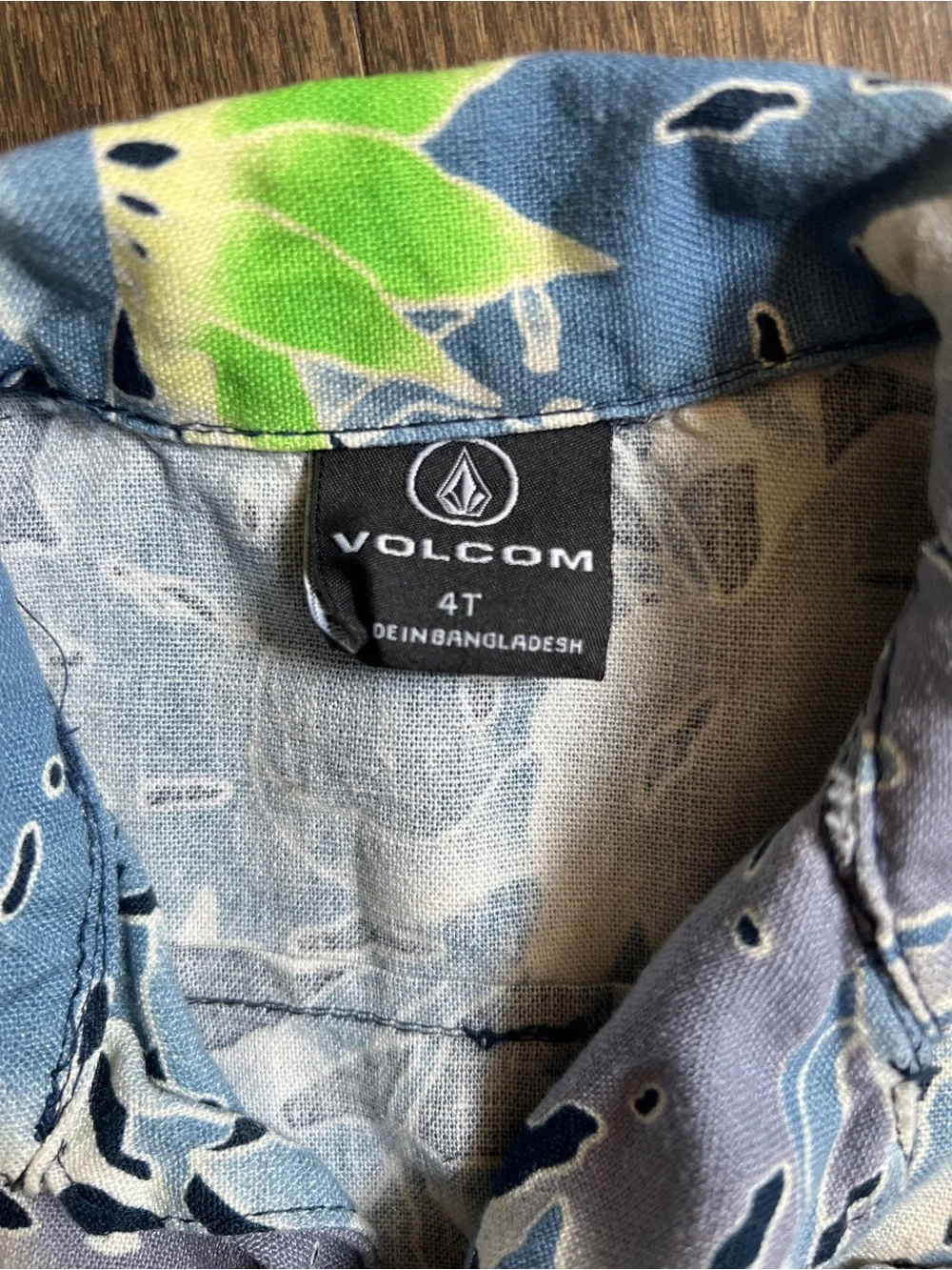 Volcom kids matching set size 4T